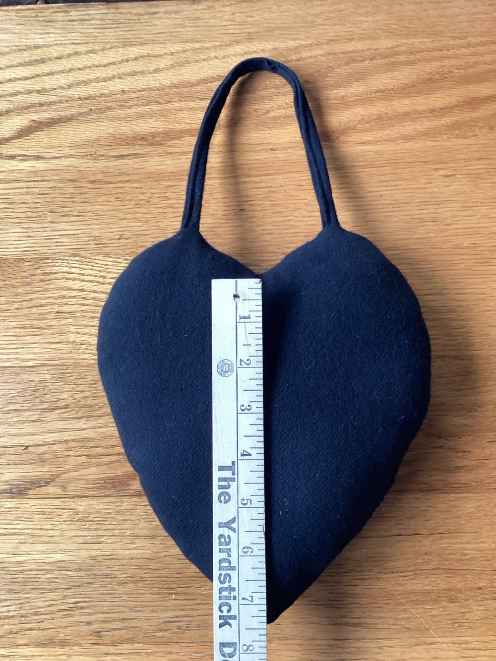 Primitive /Rustic Black Felt Heart Decor 🖤 - Picture 5 of 9